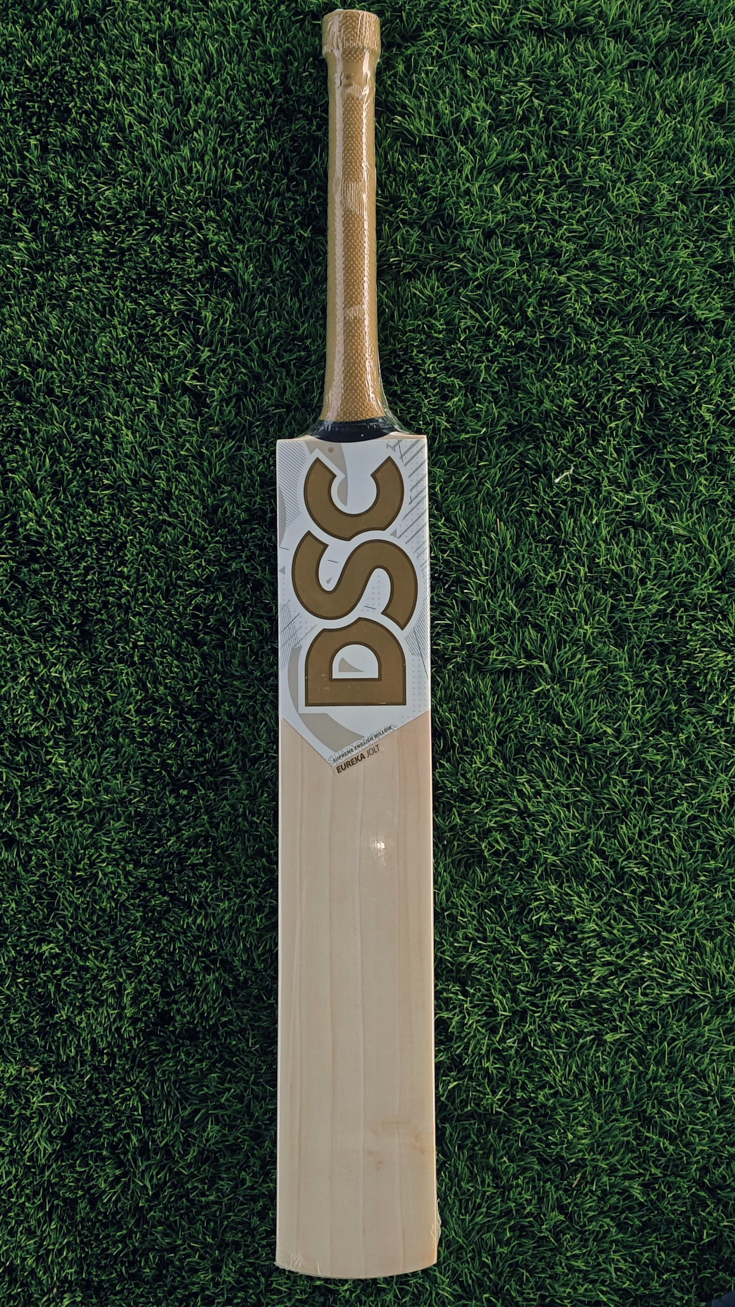 DSC Cricket Bat EUREKA JOLT