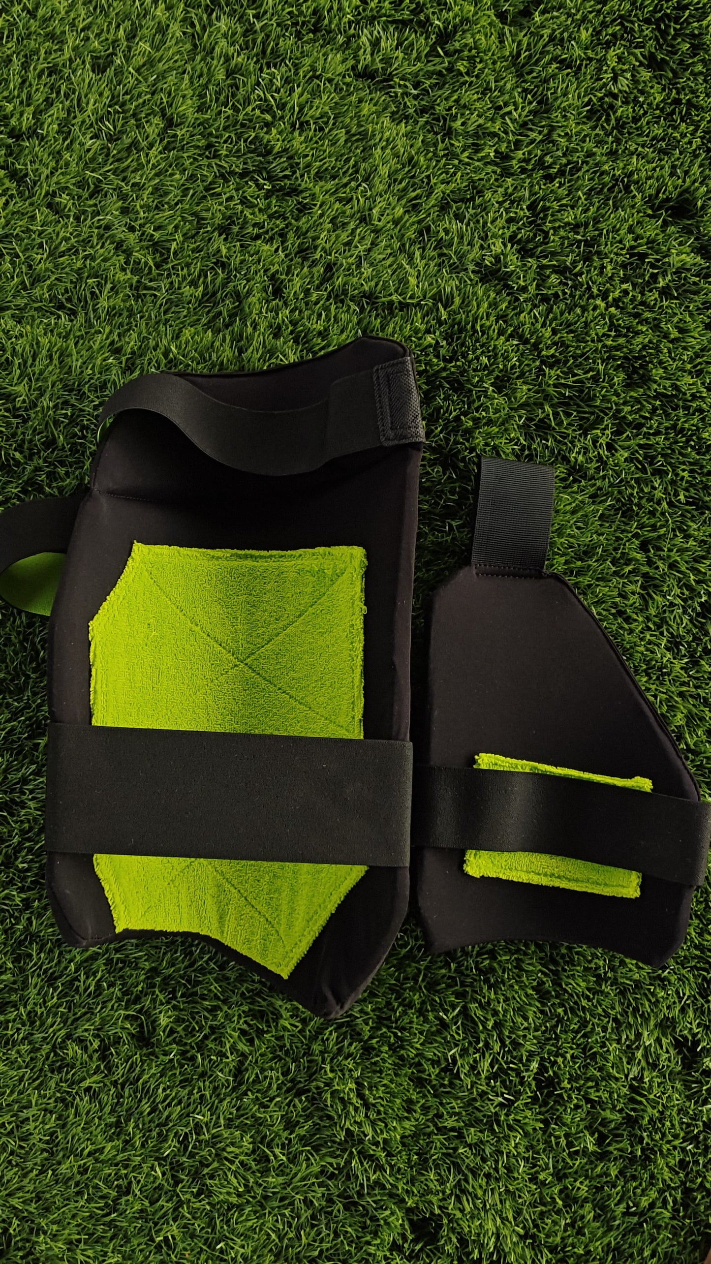 MOONWALKR Thigh Guards 2.0 (BLACK)