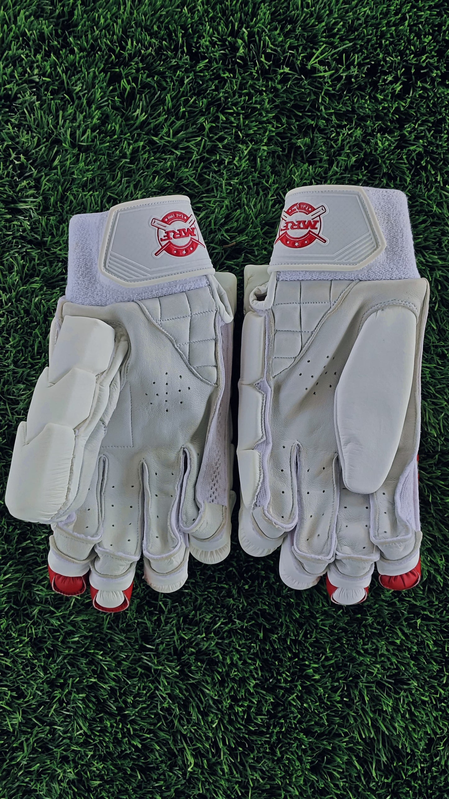 MRF Batting Gloves KING EDITION (RH)