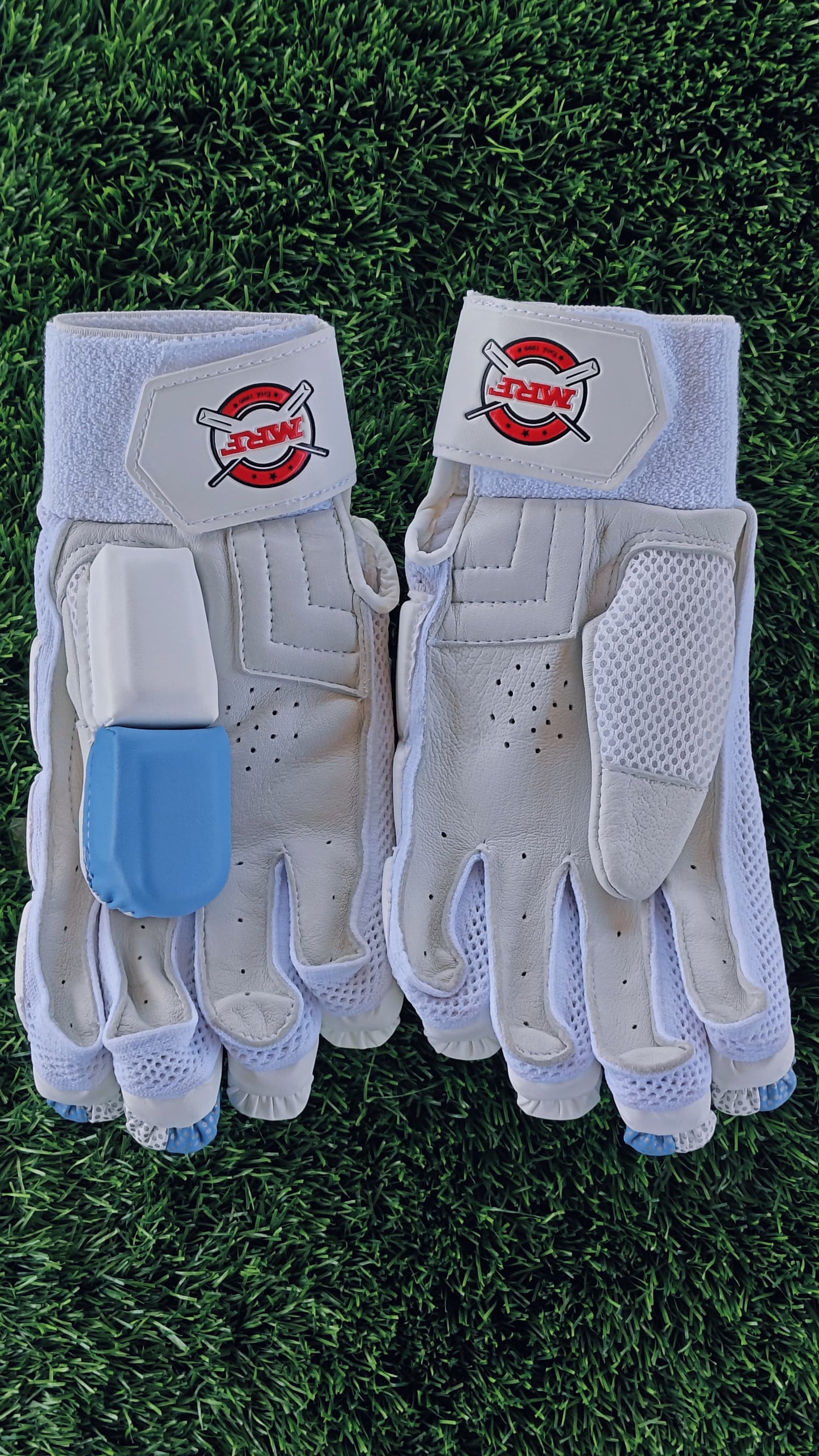 MRF Batting Gloves LEGEND (RH)