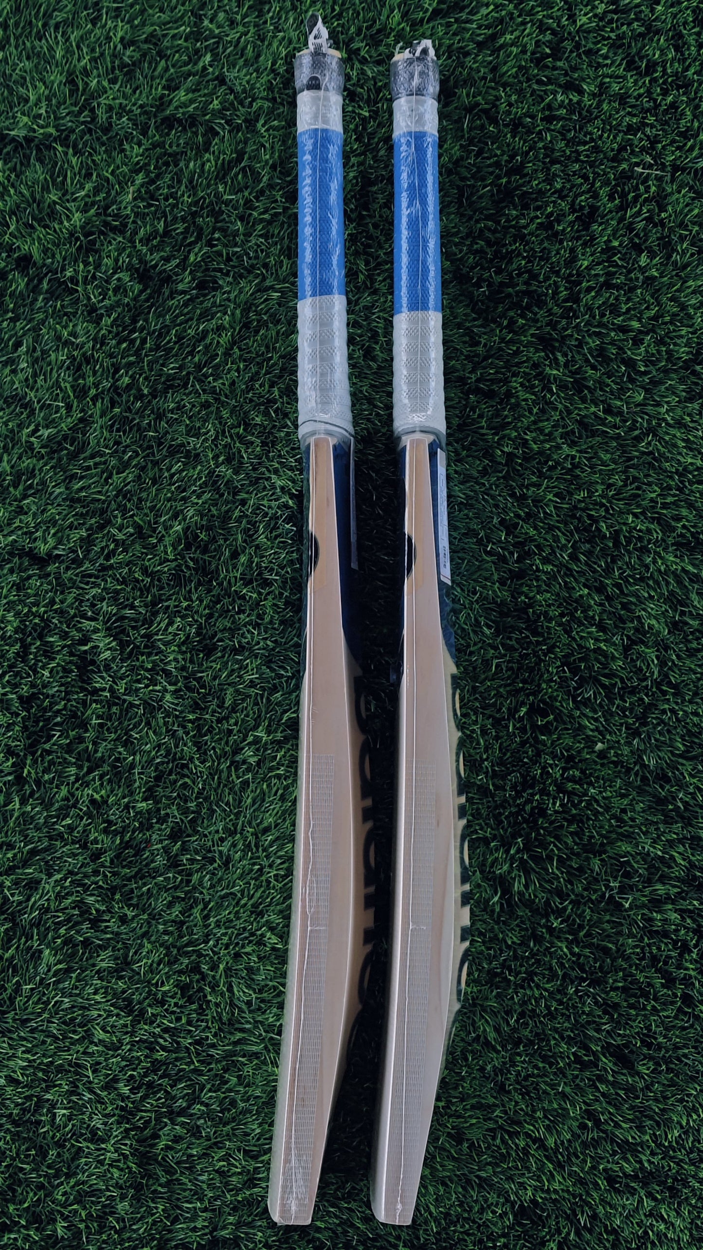 NB Cricket Bat BURN 560+