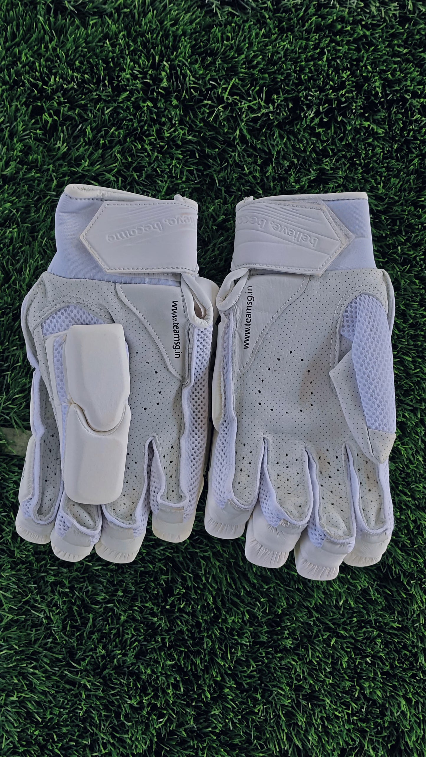 SG Batting Gloves HILITE WHITE (RH)