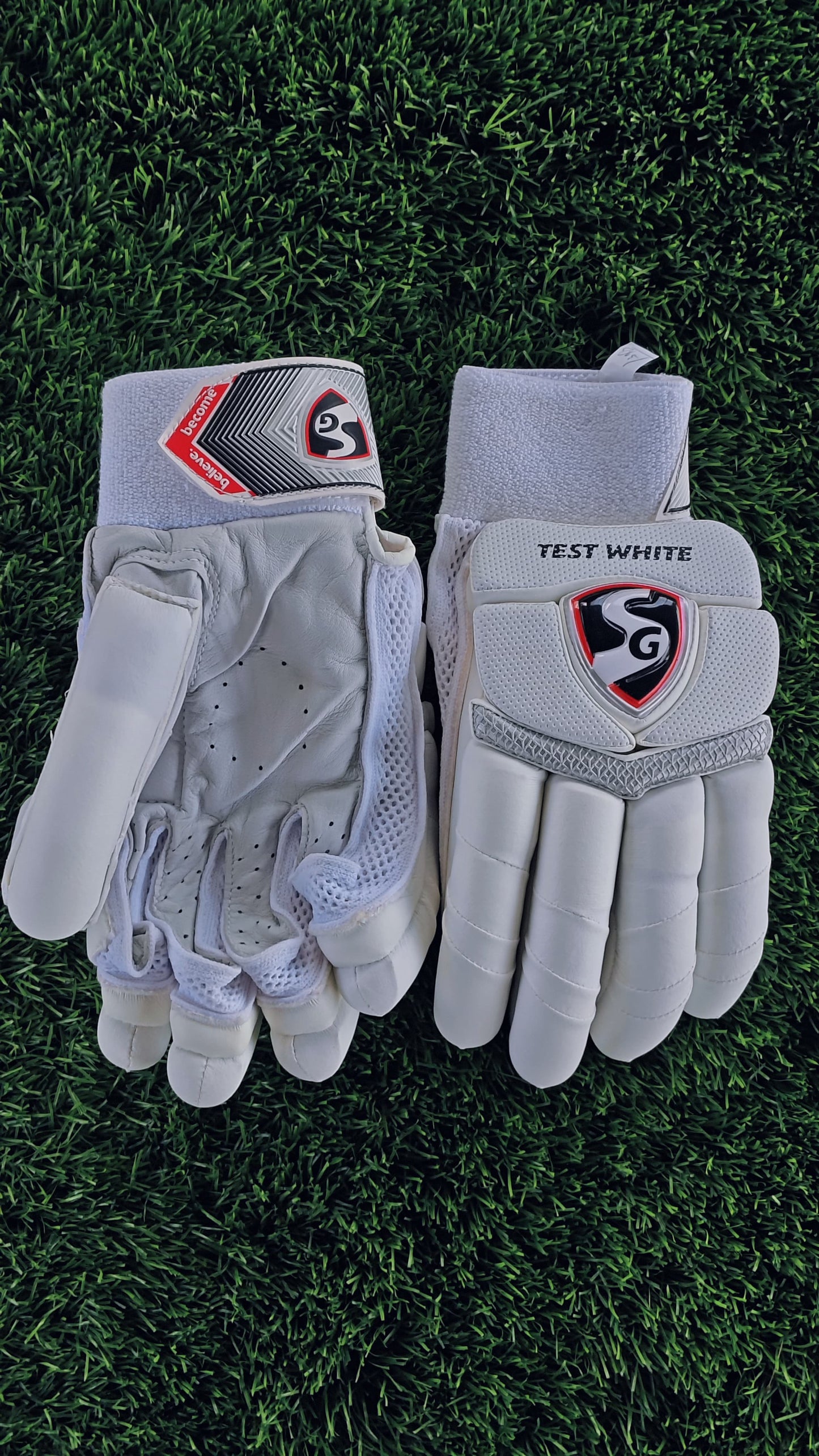 SG Batting Gloves TEST WHITE (RH)