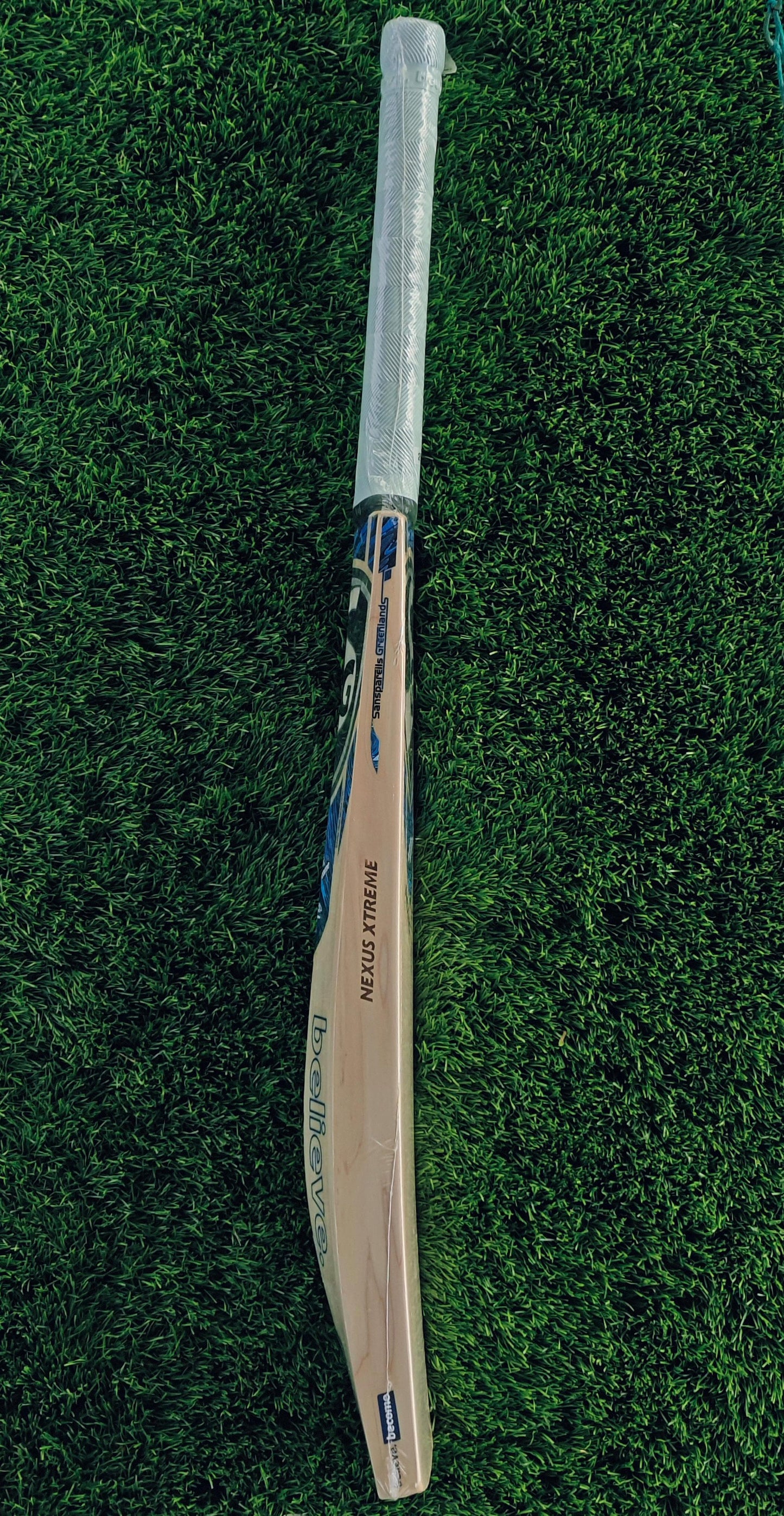 SG Cricket Bat NEXUS XTREME