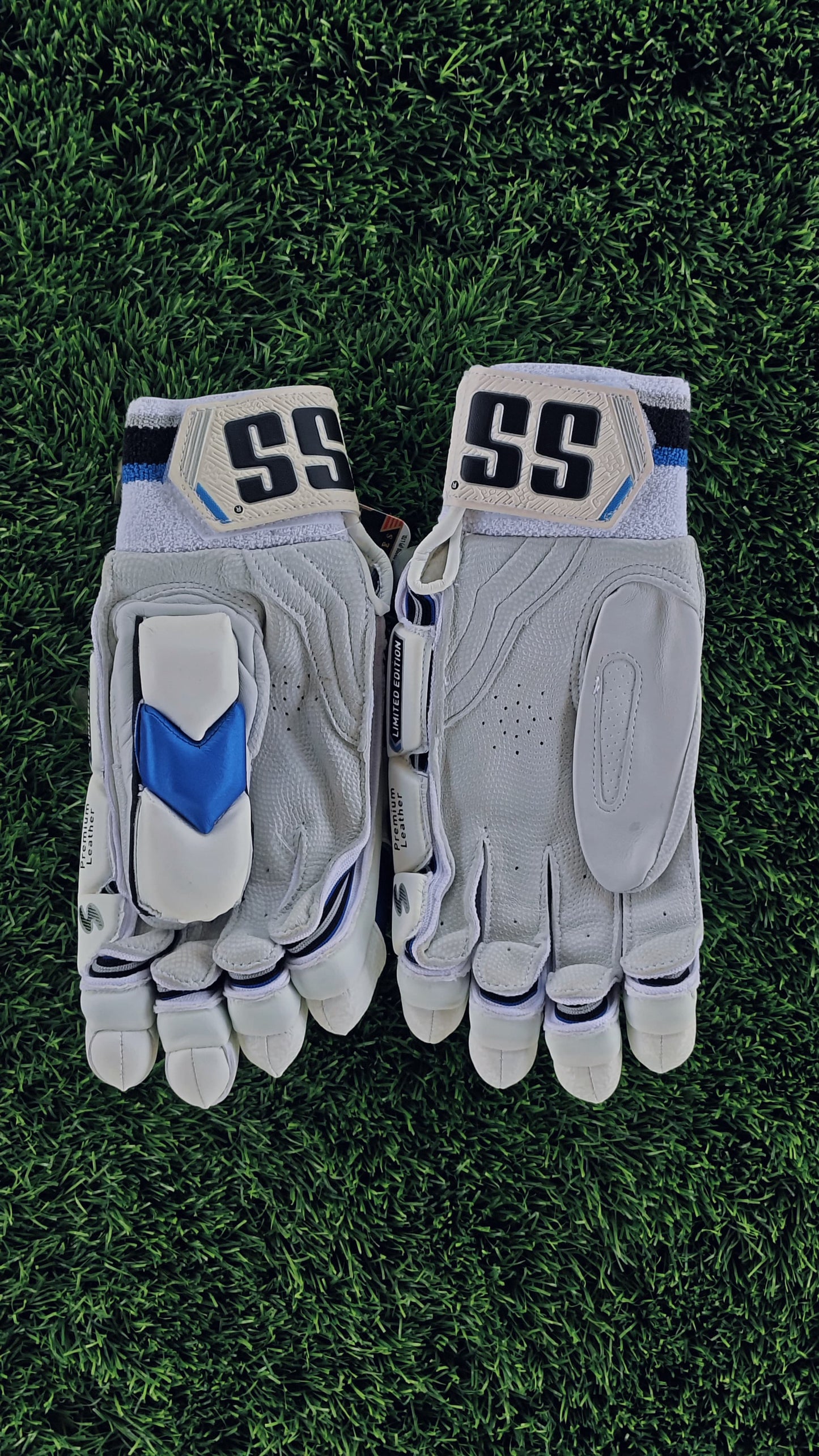 SS Batting Gloves LIMITED EDITION (RH)