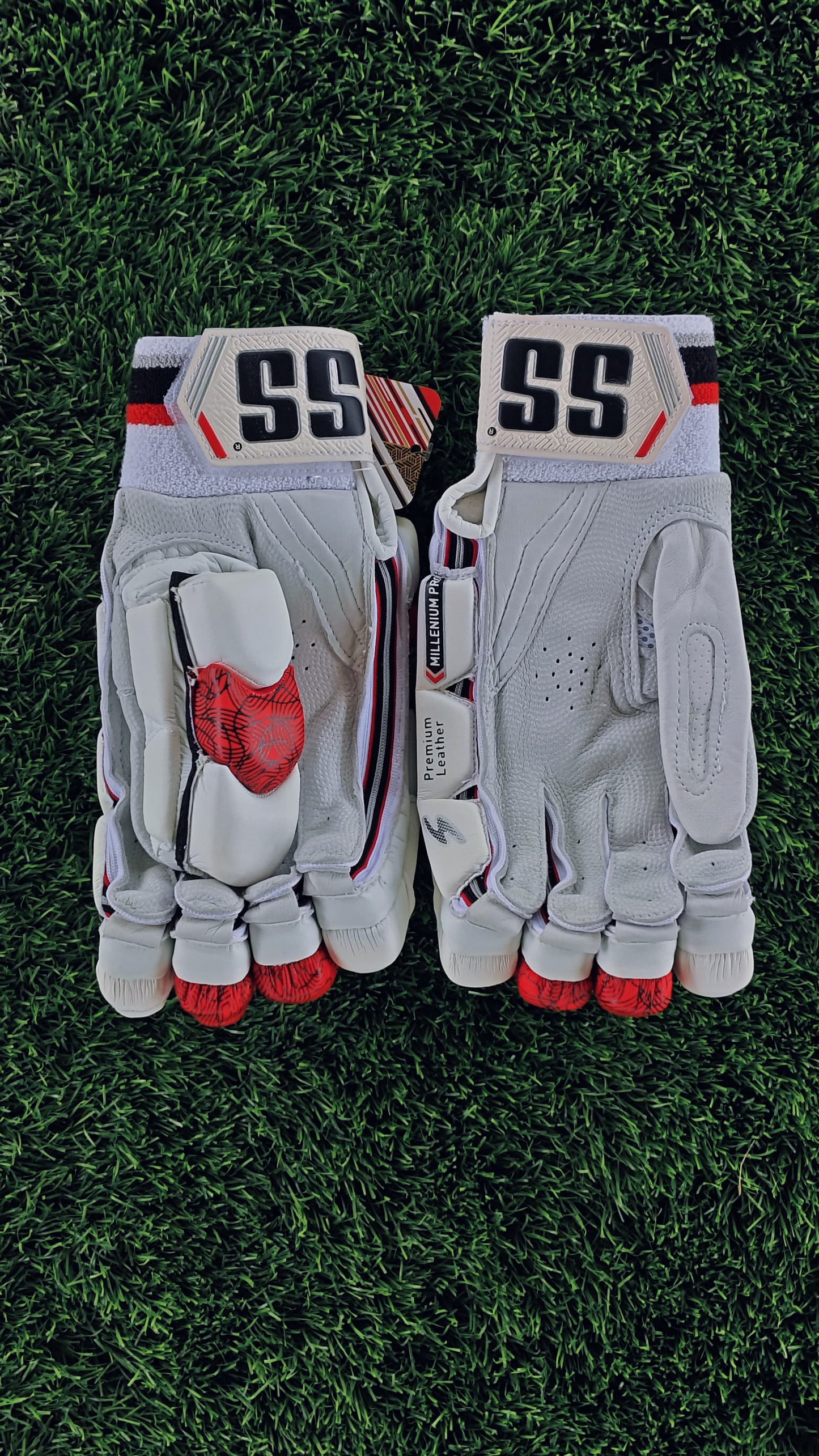 SS Batting Gloves MILLENIUM PRO (RH)