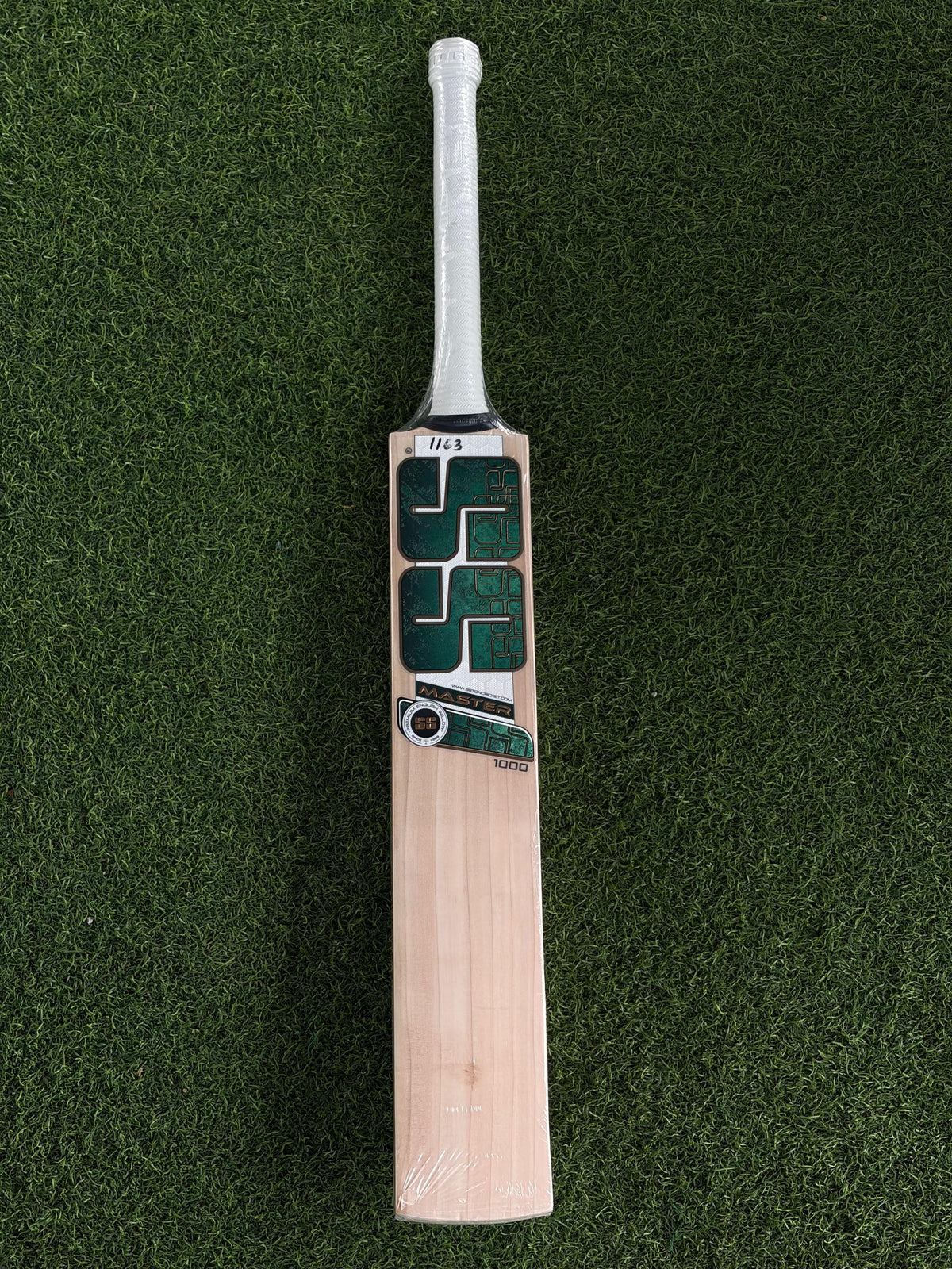 CRICKET BAT - SS MASTER 1000