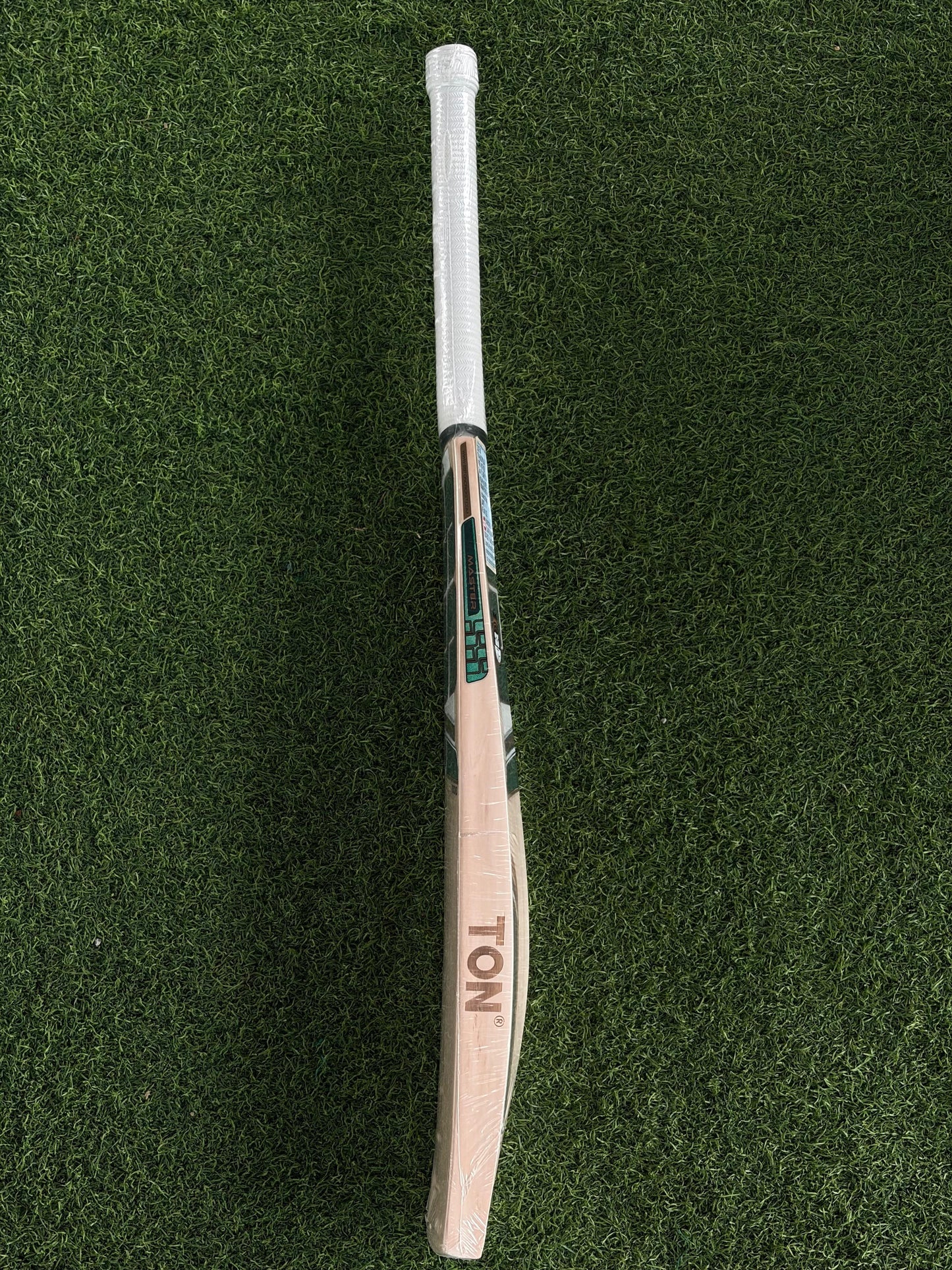 CRICKET BAT - SS MASTER 1000