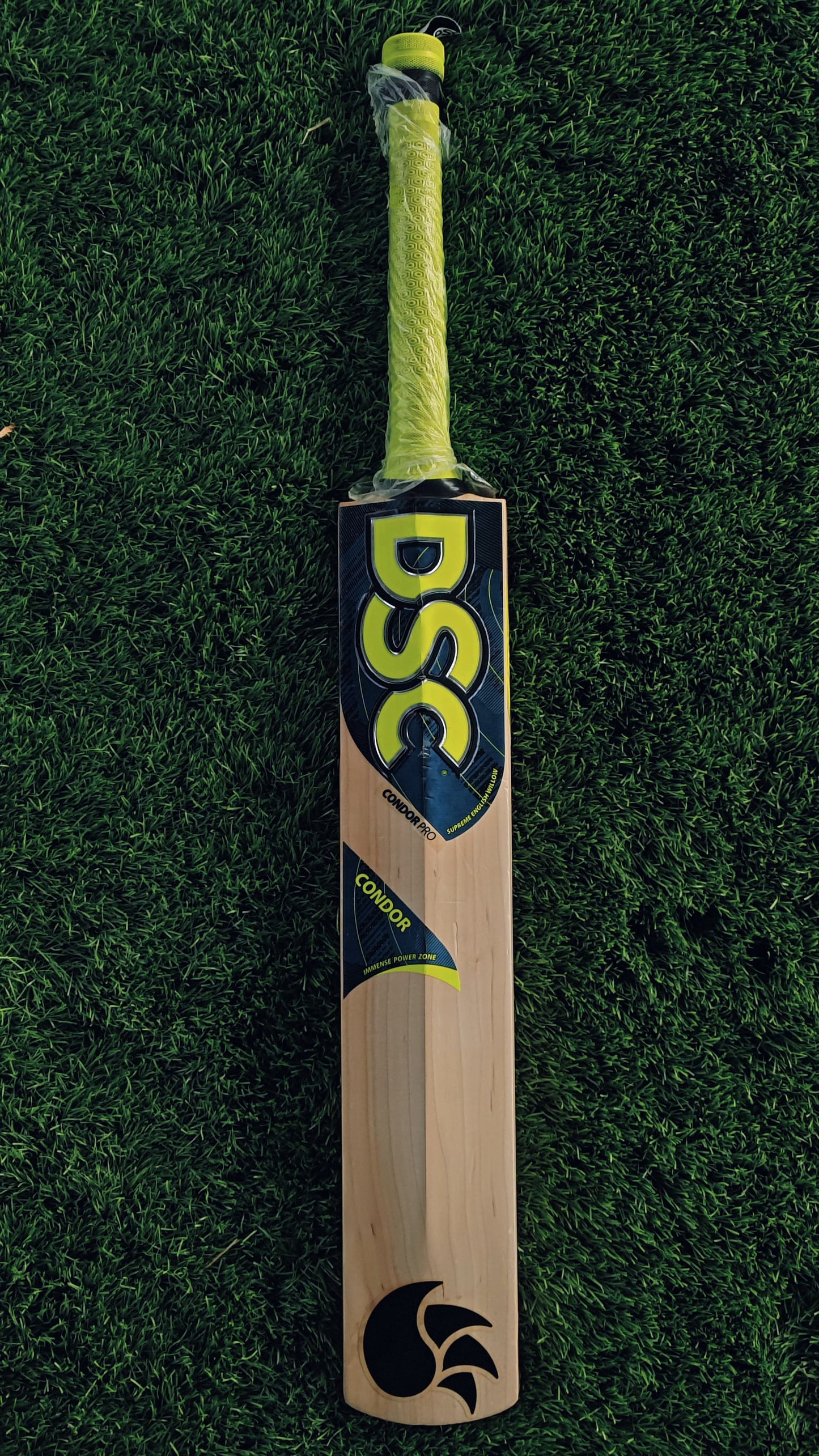 DSC Cricket Bat CONDOR PRO