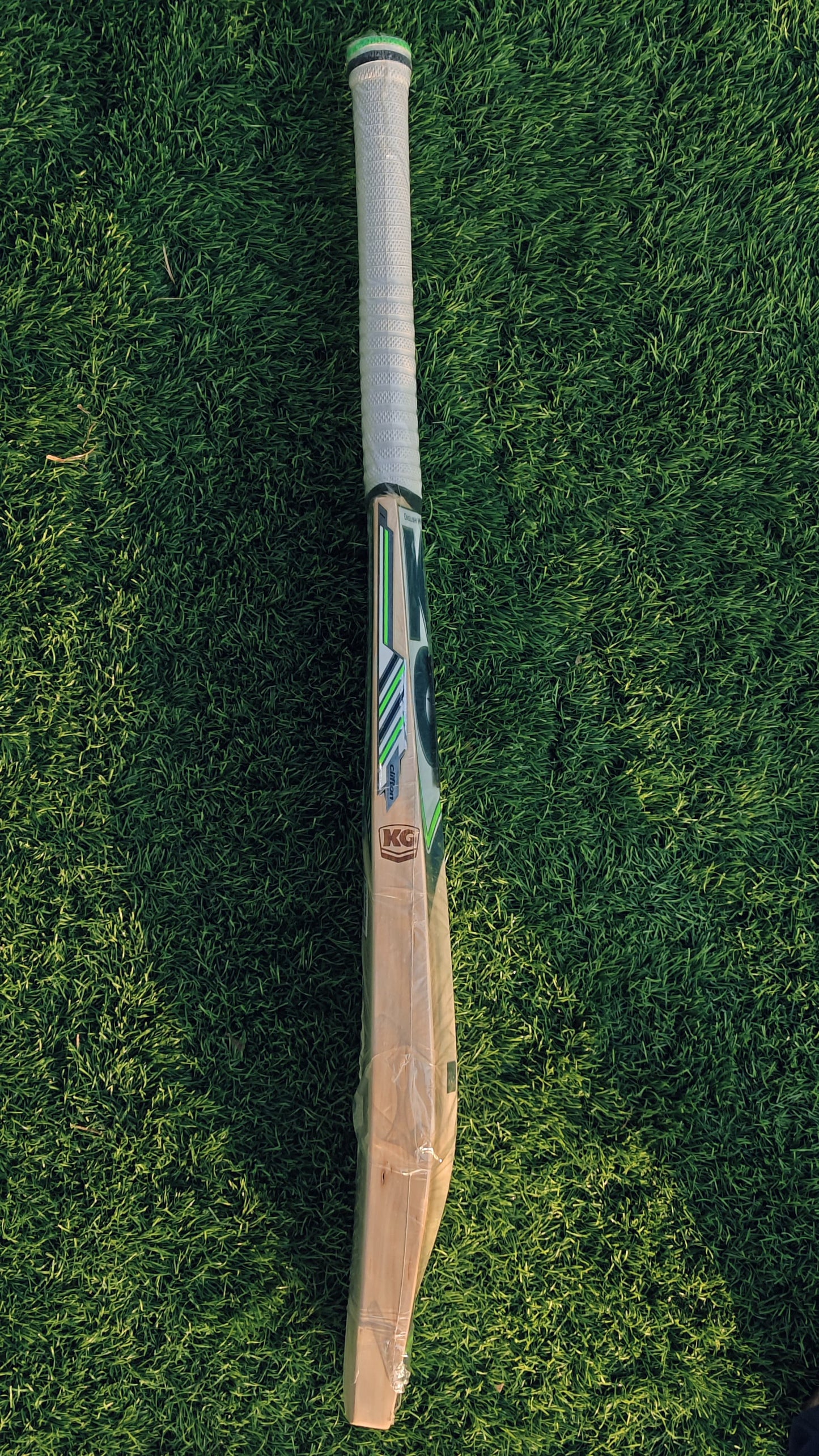 KG Cricket Bat HITTER