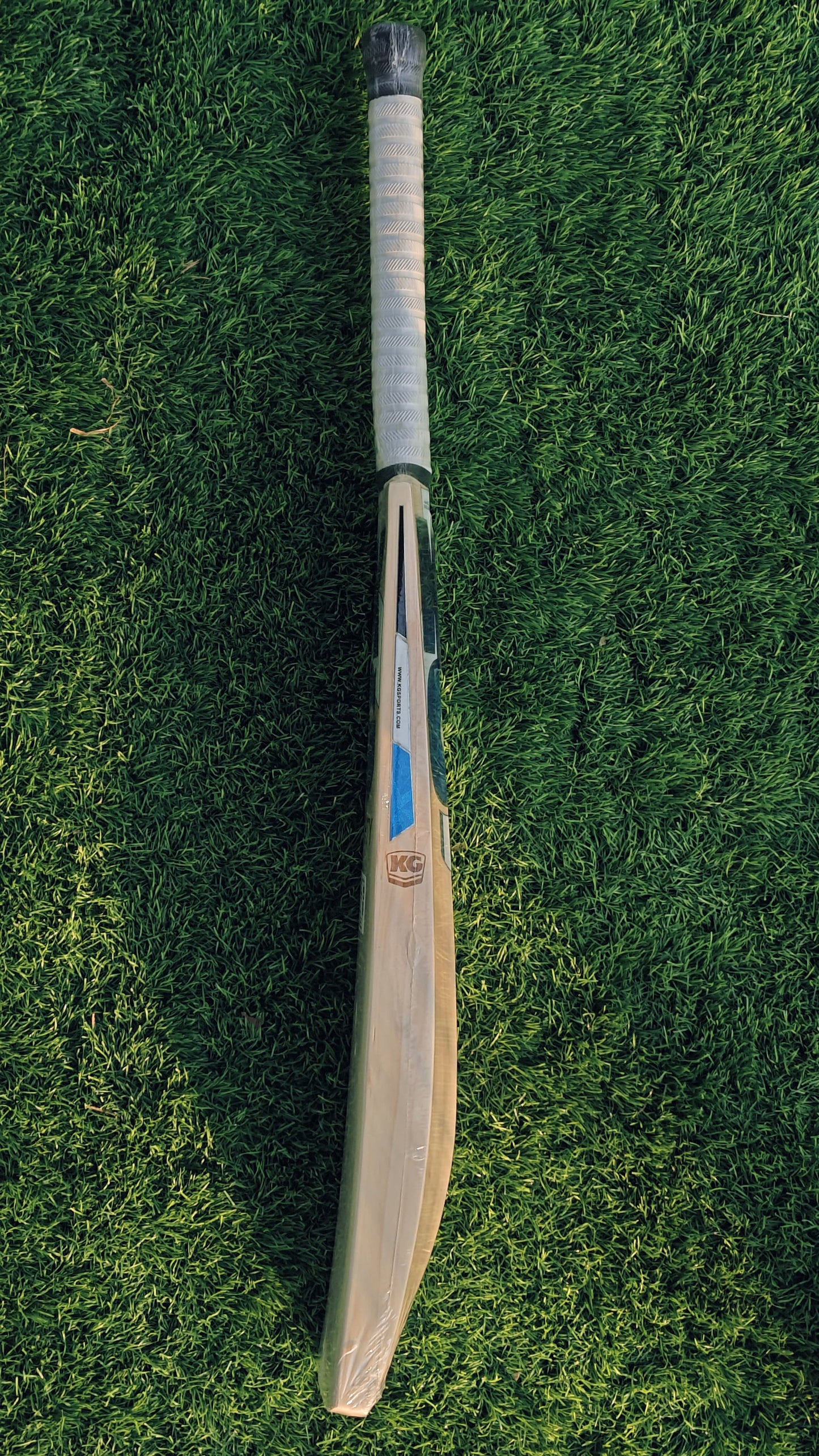 KG Cricket Bat MIGHTY