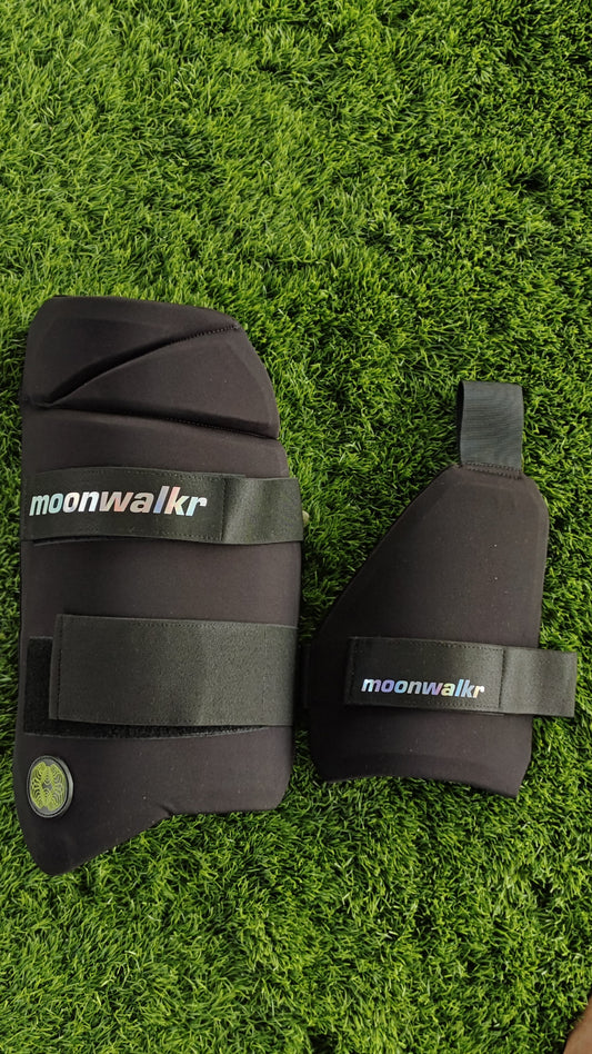 MOONWALKR Thigh Guards 2.0 (BLACK)