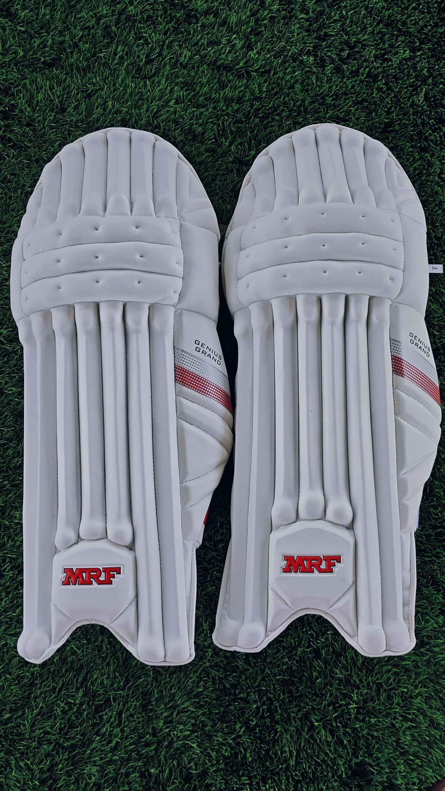 MRF Batting Legguards GENIUS GRAND (RH)