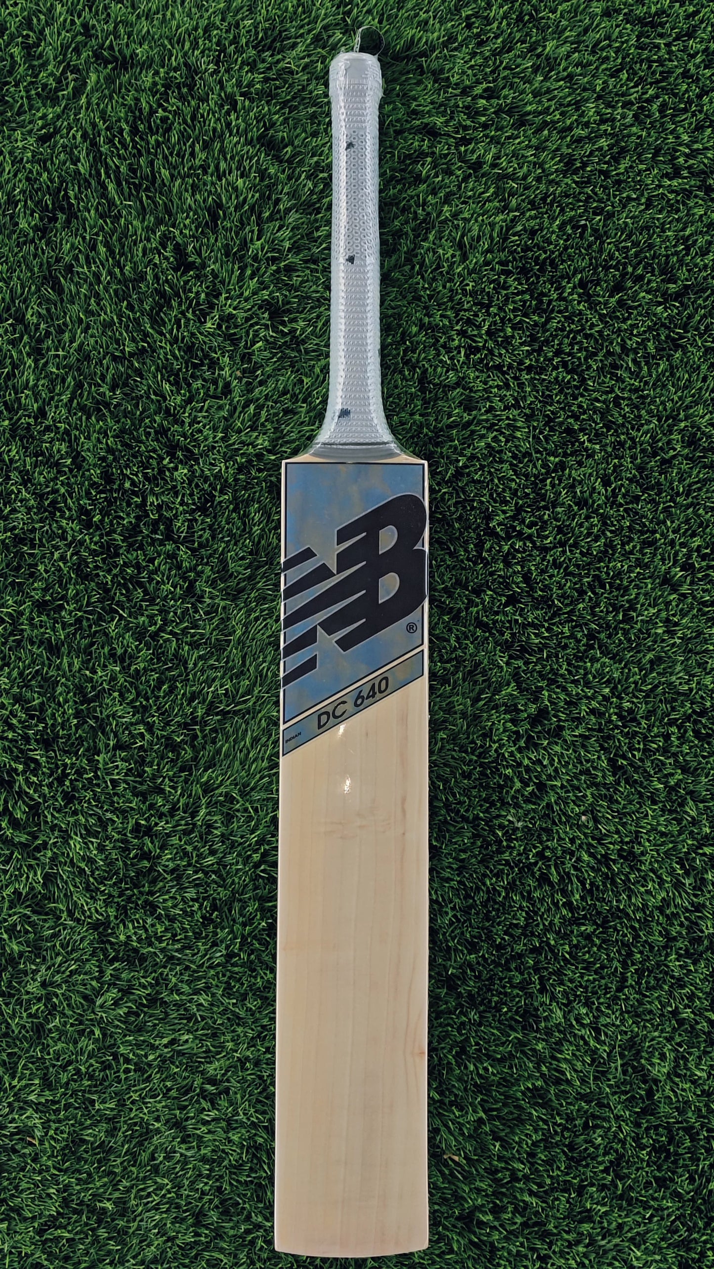 NB Cricket Bat DC 640