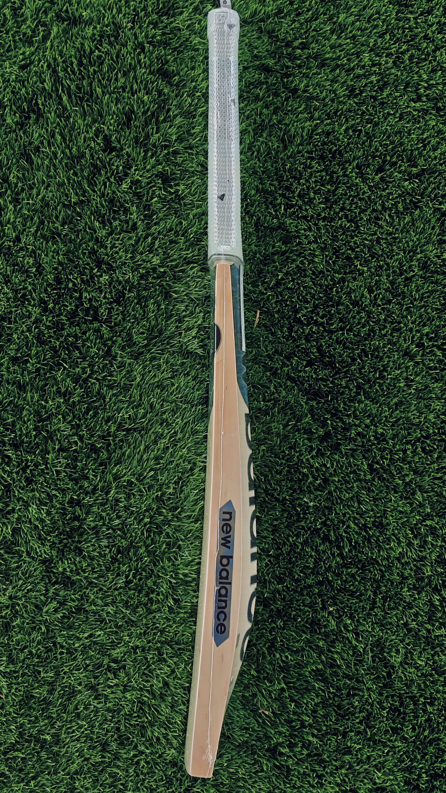 NB Cricket Bat DC 640