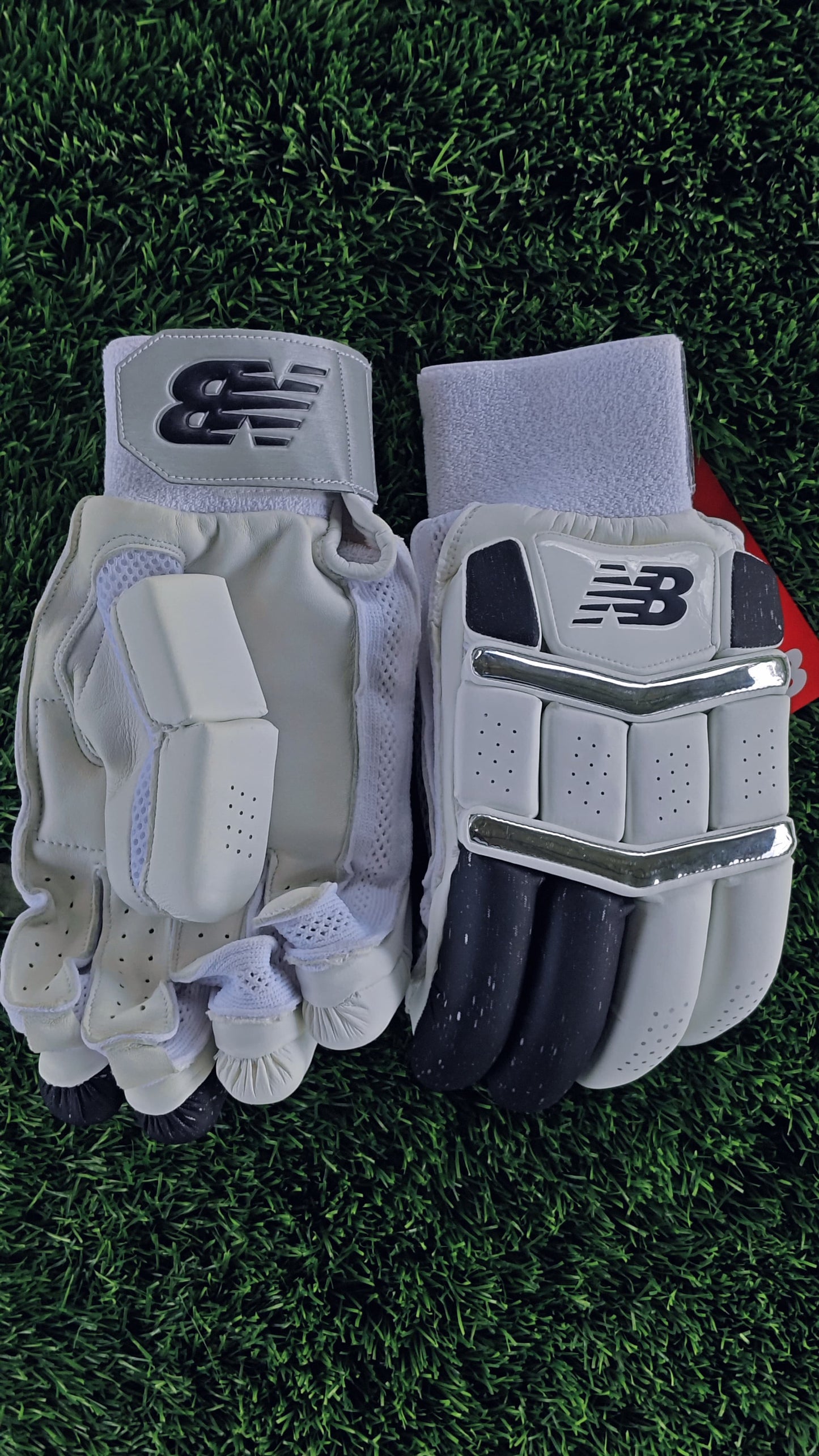 NB Batting Gloves DC 10i PRO (RH)