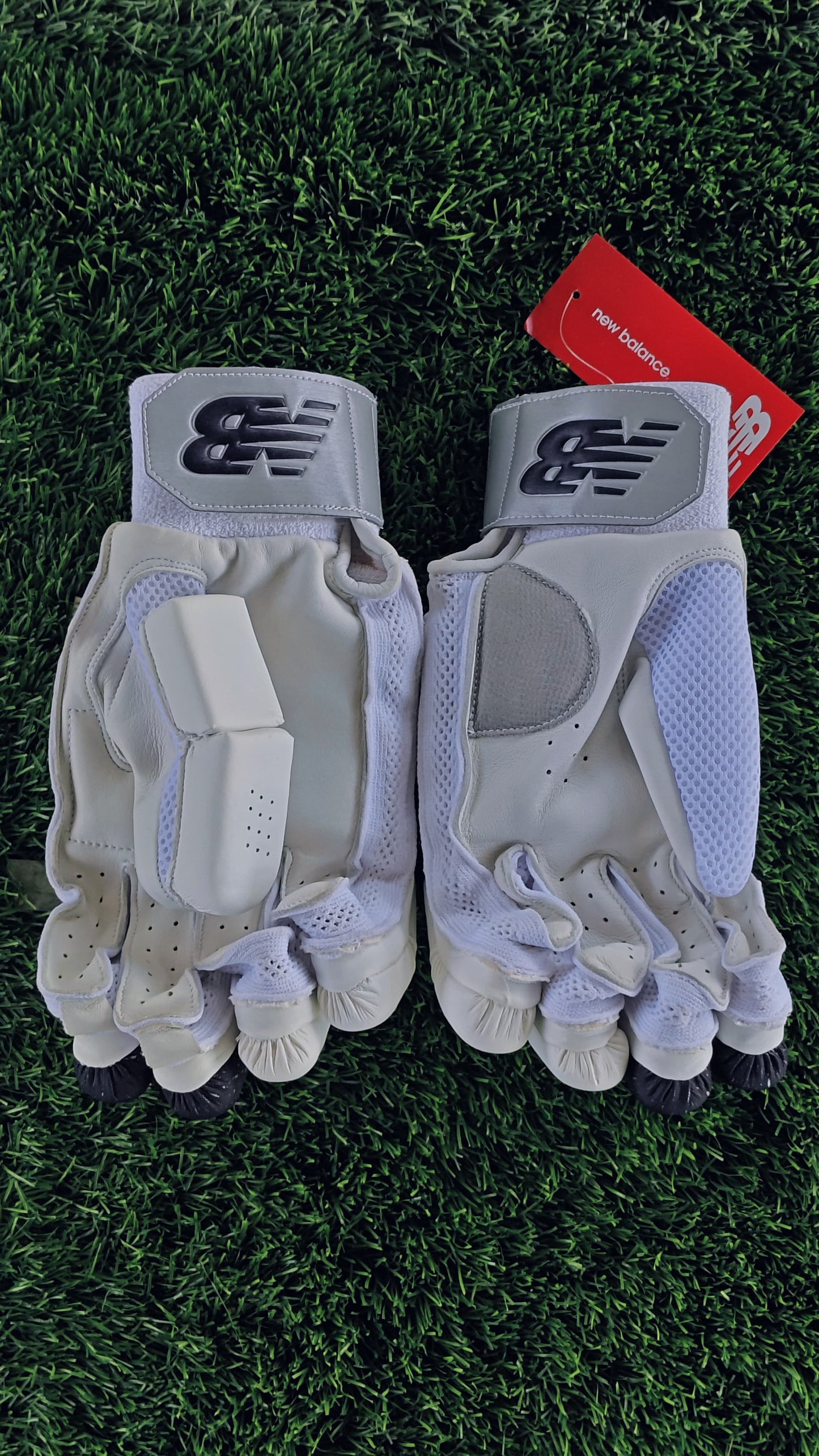 NB Batting Gloves DC 10i PRO (RH)