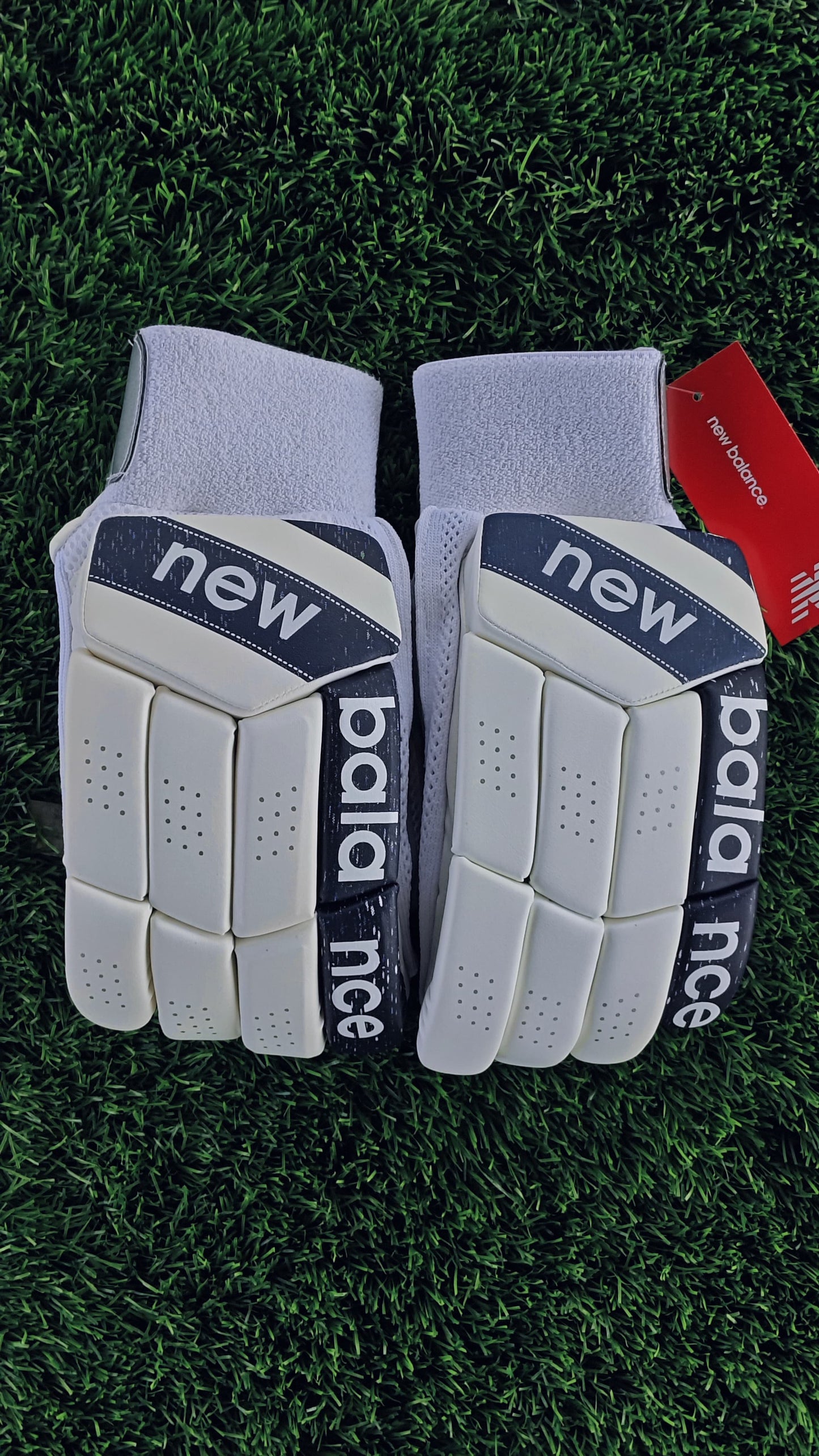 NB Batting Gloves DC 5i (RH)