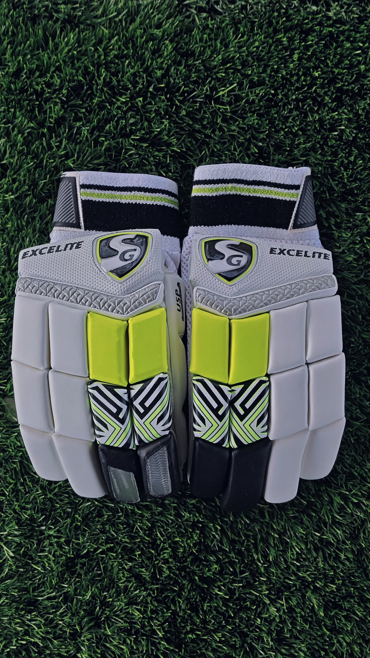 SG Batting Gloves EXCELITE (RH)