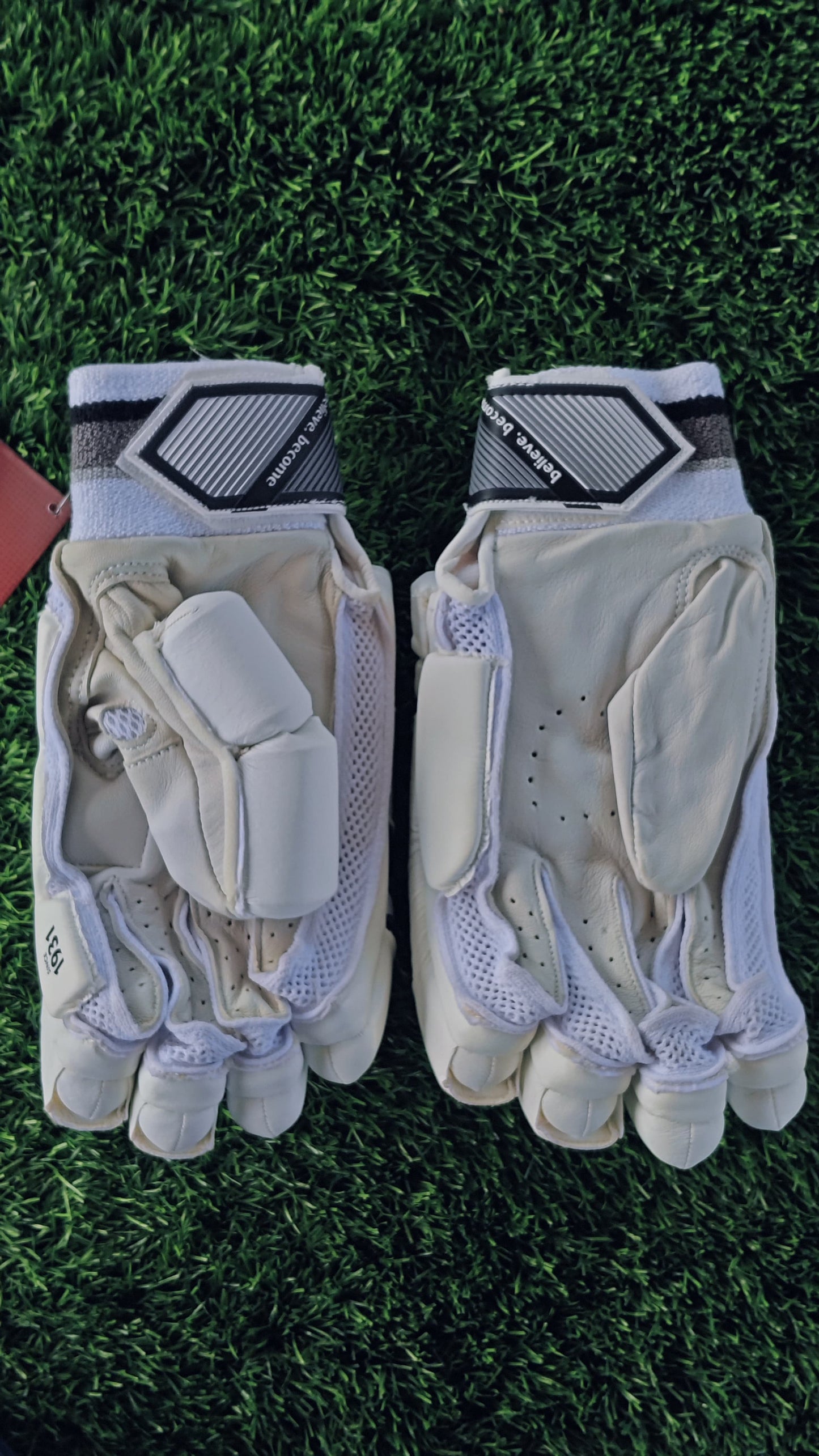 SG Batting Gloves KLR 1 (RH)