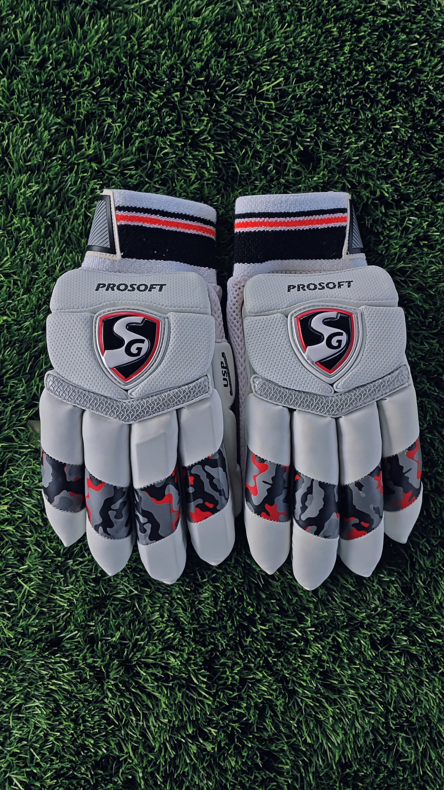 SG Batting Gloves PROSOFT (RH)