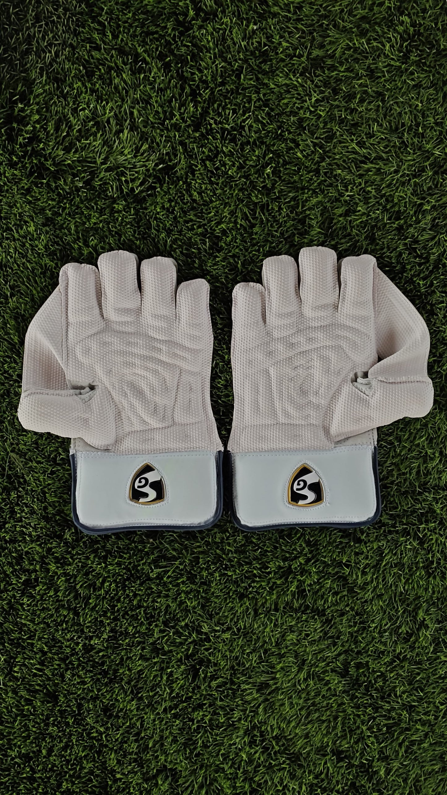 SG Wicket Keeping Gloves LEAGUE