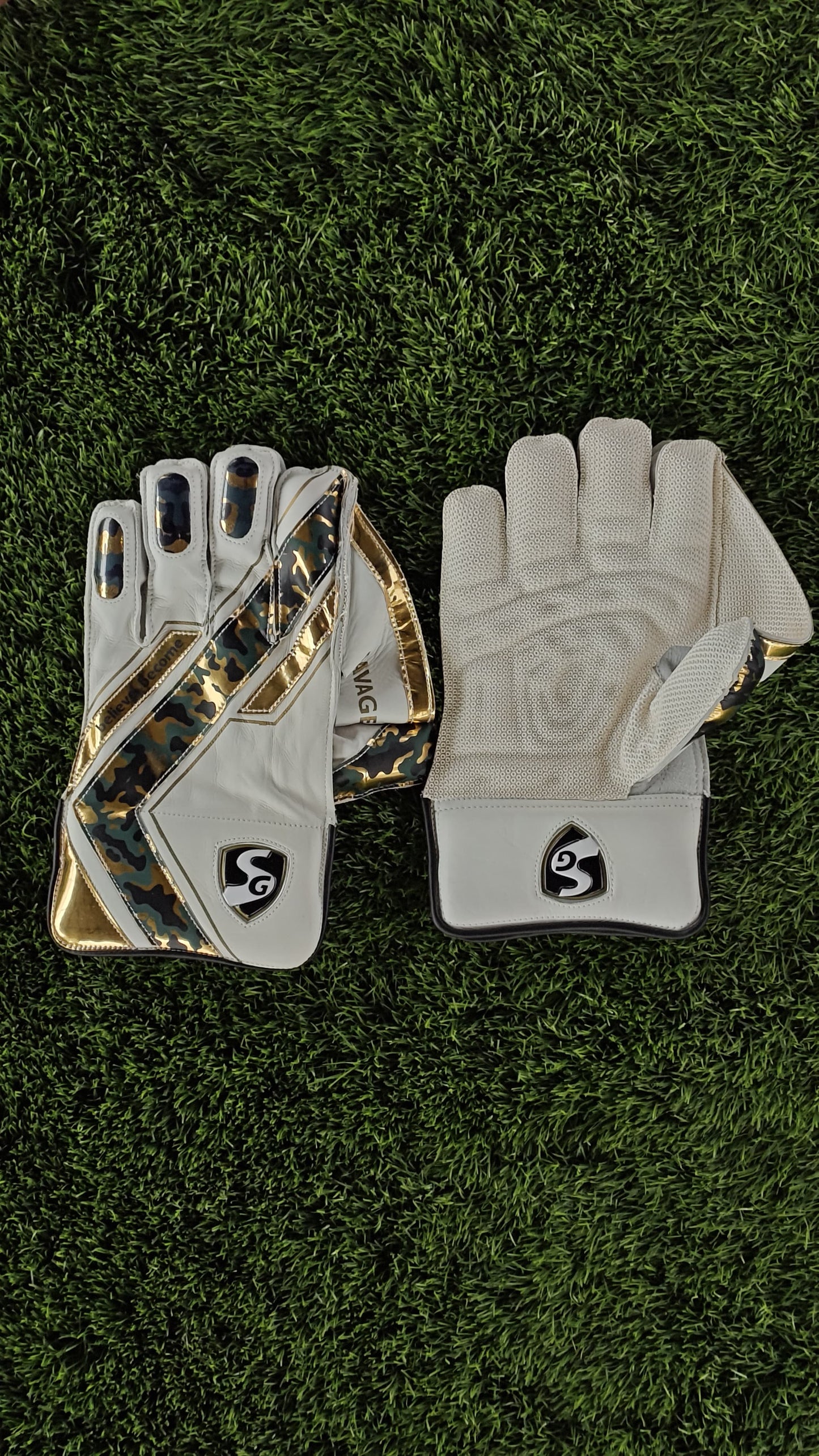 SG Wicket Keeping Gloves SAVAGE