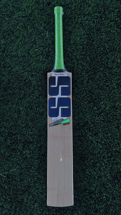 SS Cricket Bat MASTER 1500